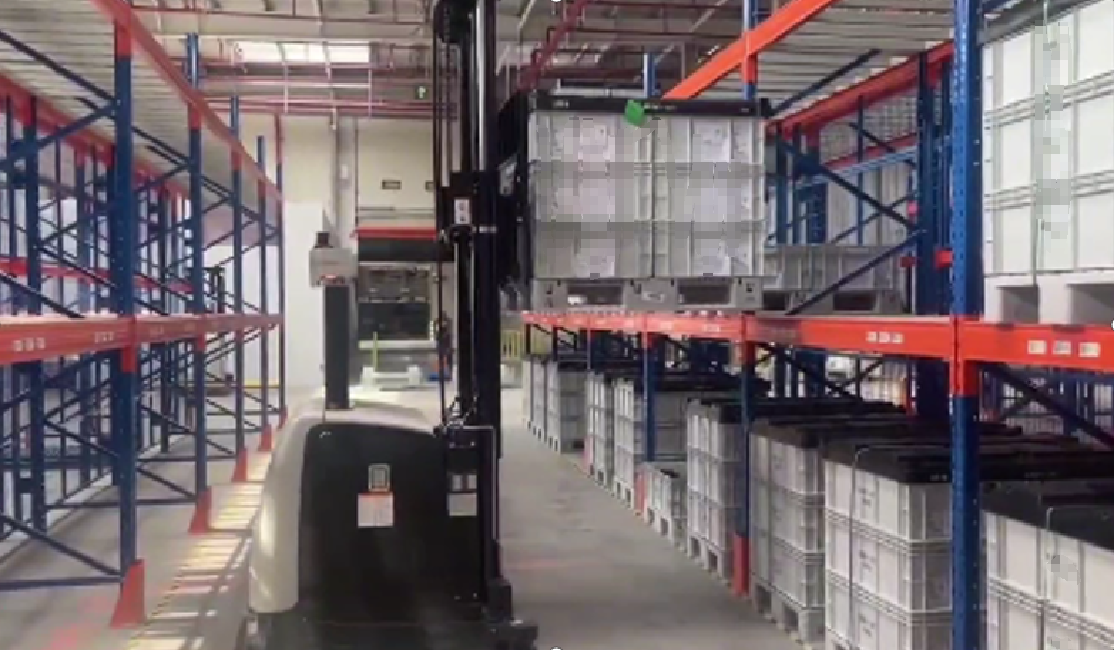 某新能源车企总装车间配套半成品仓库自动物流应用