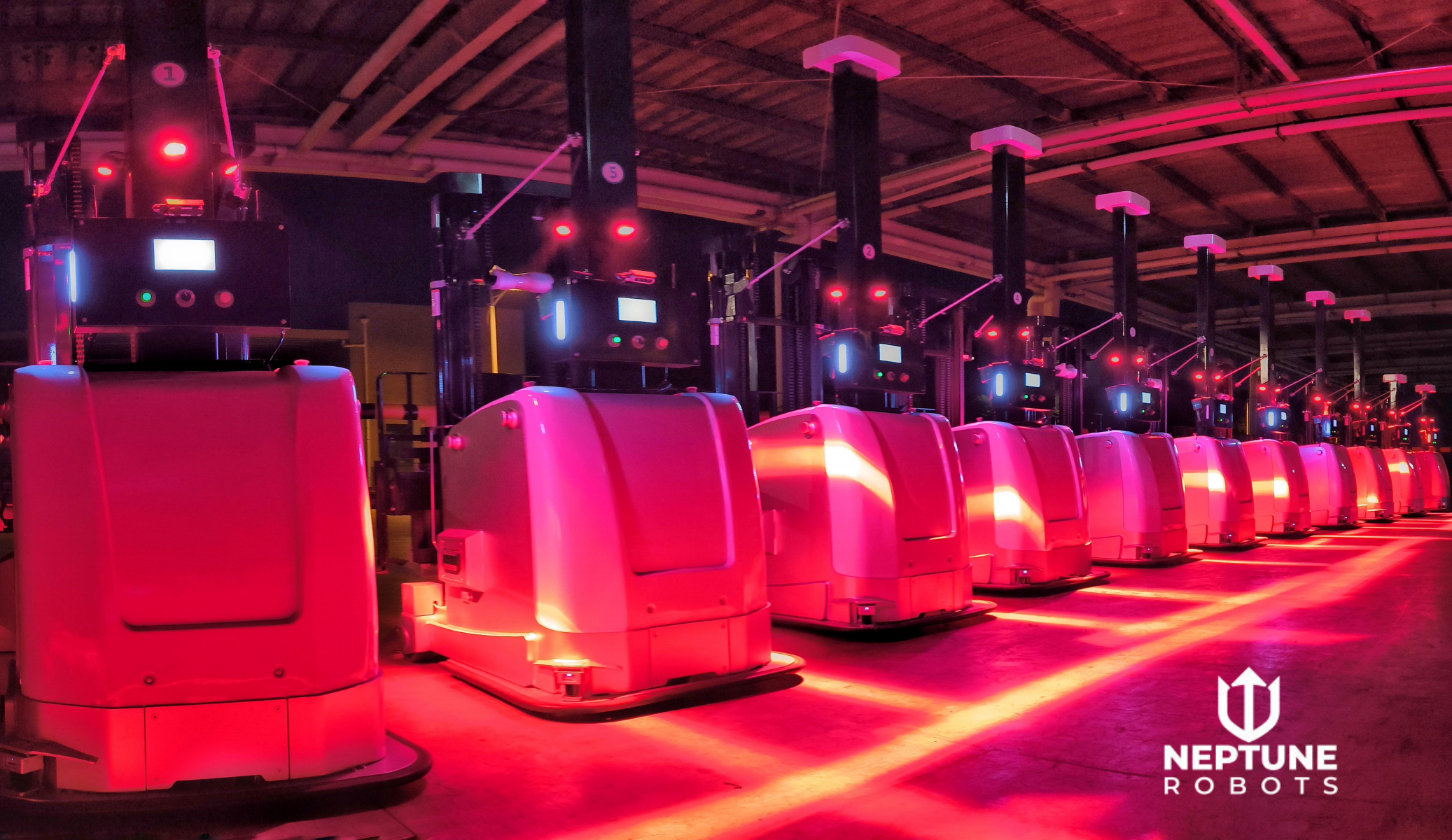 突破行业瓶颈！近70台叉式AMR产品助力龙头食品饮料企业实现7天x24小时无人化密集仓储物流，效率翻倍！